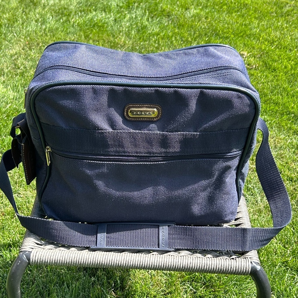 VTG Jaguar Navy Blue Men's Shoulder Travel Bag w/ Trolley Sleeve. 14”x6”x11”.